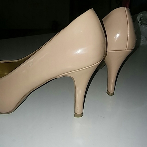 👠 Heels - Picture 8 of 9